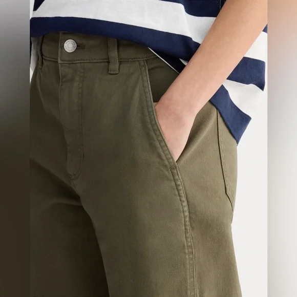 Everlane Utility Barrel Pants in Olive - Picture 2 of 12